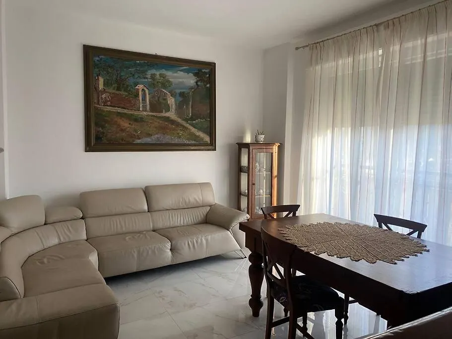 Iva'S Guesthouse Sarzana Italy