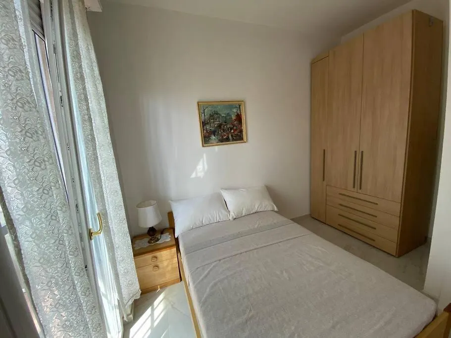 Iva'S Guesthouse Sarzana Apartment