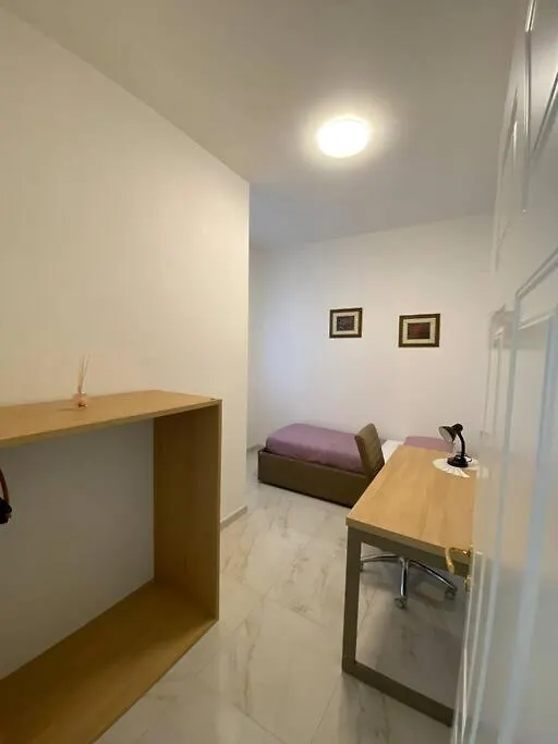 Iva'S Guesthouse Sarzana