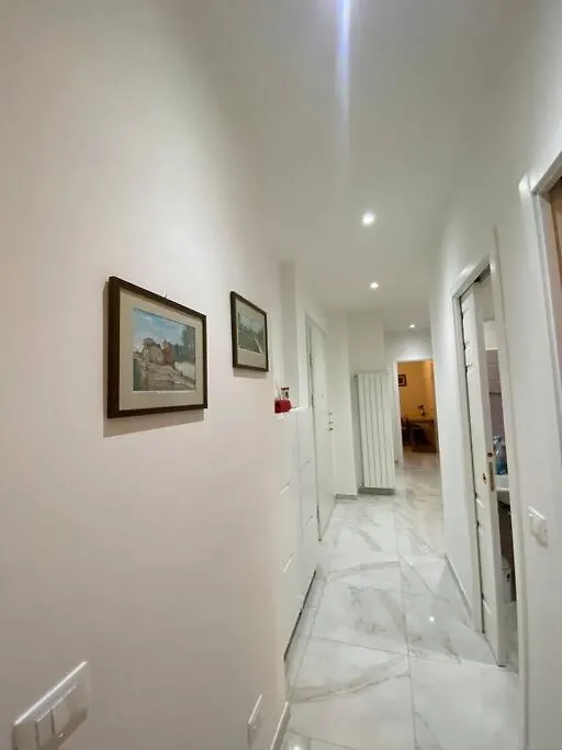 Apartment Iva'S Guesthouse Sarzana